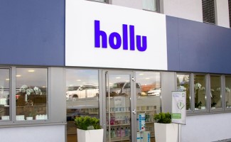 Ein Gebäude mit der Aufschrift "hollu"